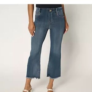 Liverpool Los Angeles Gia Glider Crop Jean with Fray Hem NWT - 8/29
